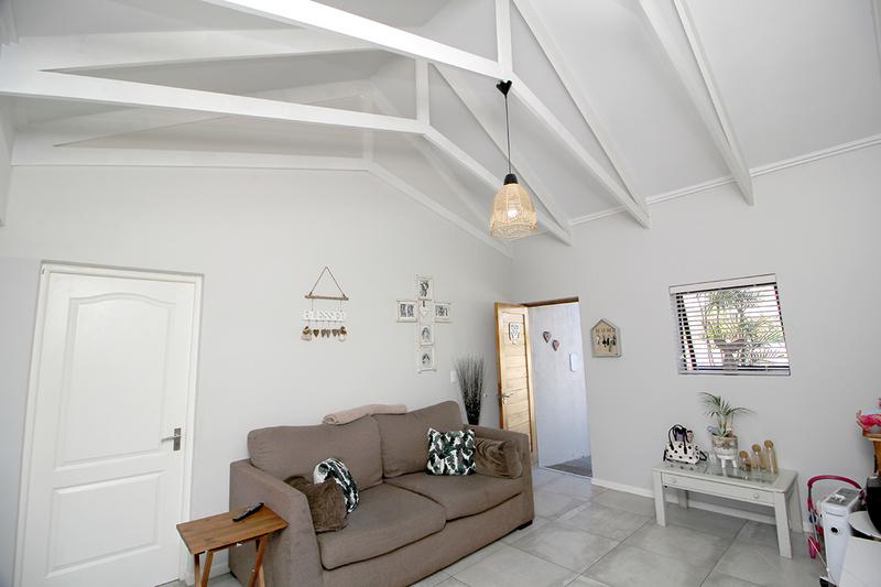 2 Bedroom Property for Sale in Reebok Western Cape